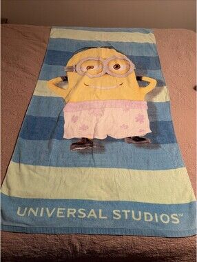 Universal Studios Despicable Me Minions Bath Beach Towel, One Sided